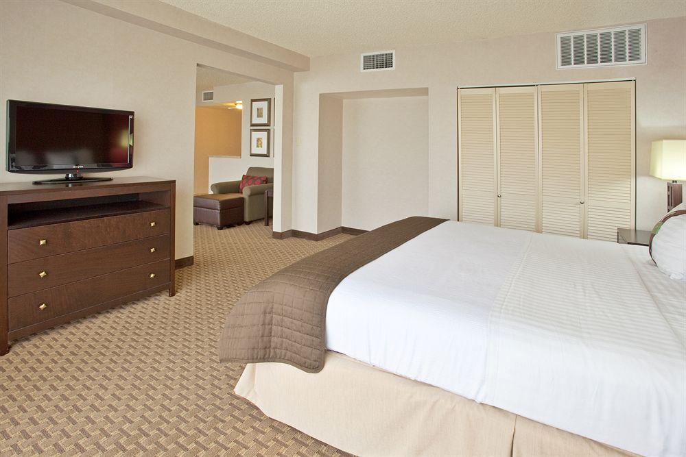 Express & - Midtown, An Ihg Hotel 3*