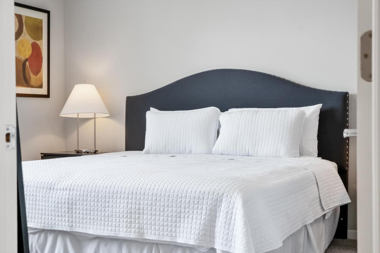 Gia Chic Modern 2 Bedroom With Swimming Pool At Encore Tessera