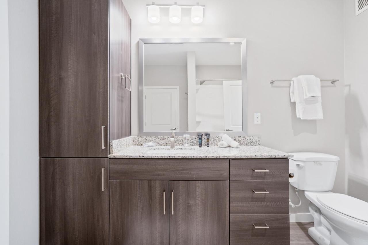 Gia Chic Modern 2 Bedroom With Swimming Pool At Encore Tessera