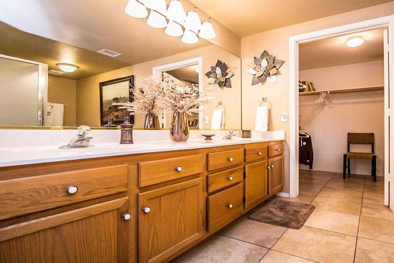 Casa de férias Private Community W/3 Pool-spa Complexes, Heated & Open 24/7/365! Phoenix