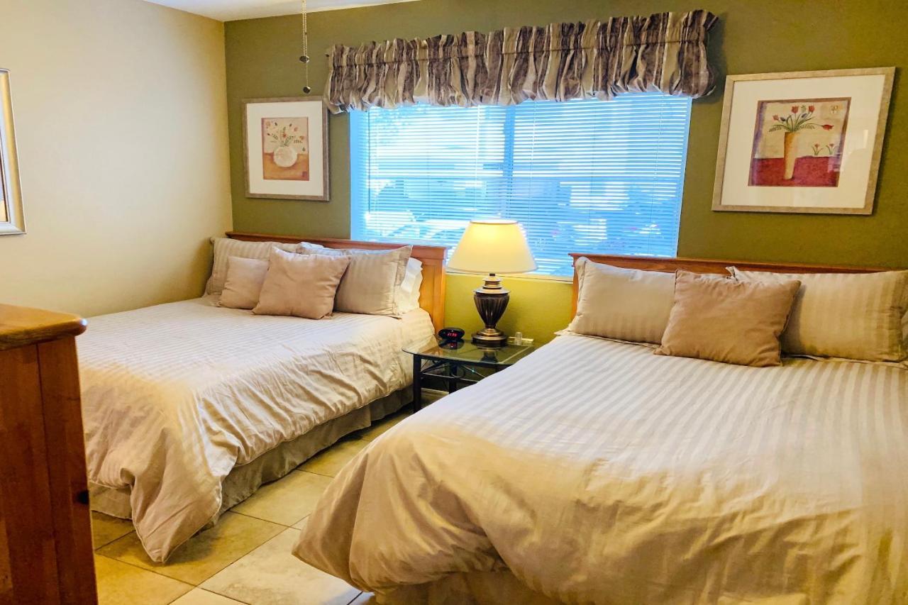 Casa de férias Private Community W/3 Pool-spa Complexes, Heated & Open 24/7/365! *