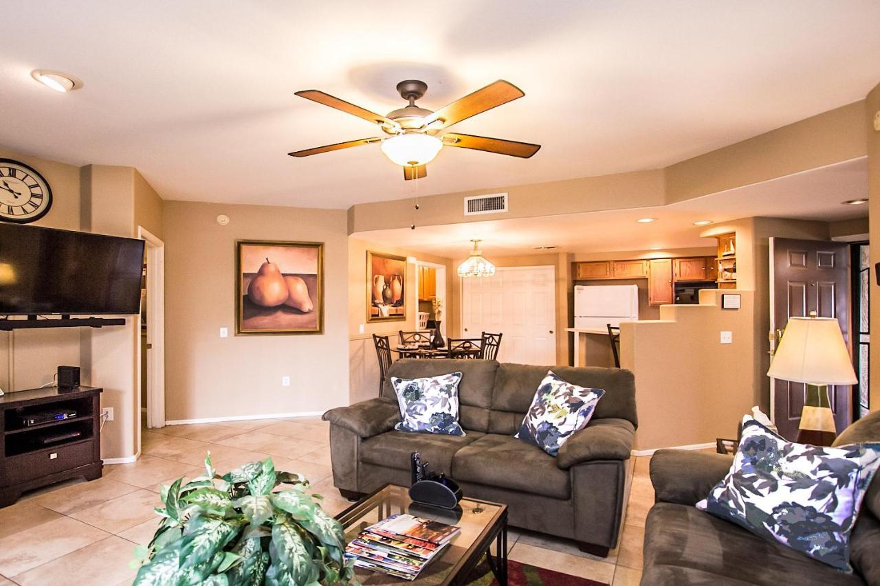 Casa de férias Private Community W/3 Pool-spa Complexes, Heated & Open 24/7/365!