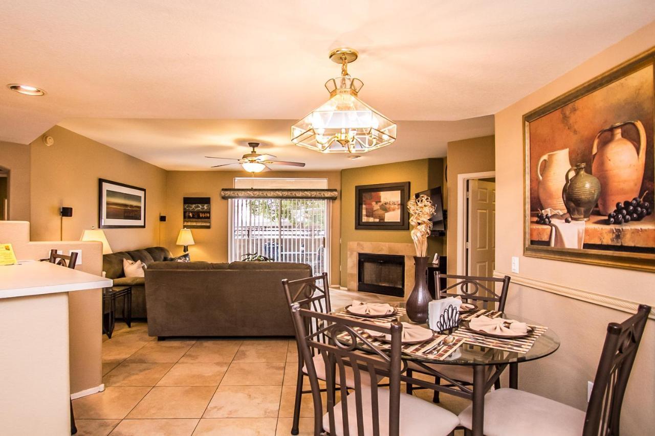 Casa de férias Private Community W/3 Pool-spa Complexes, Heated & Open 24/7/365! *