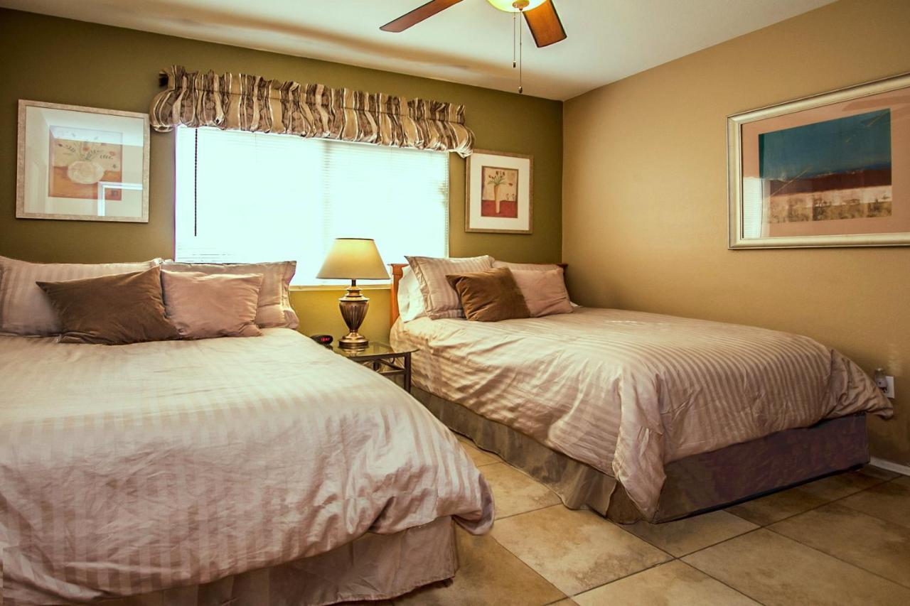 Casa de férias Private Community W/3 Pool-spa Complexes, Heated & Open 24/7/365! *