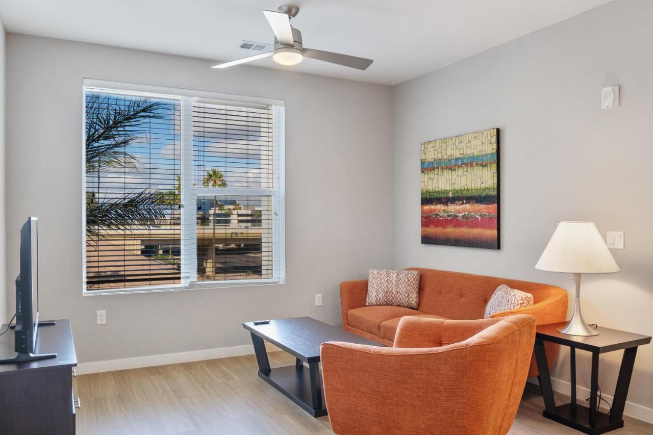Gia Chic Modern 2 Bedroom With Swimming Pool At Encore Tessera