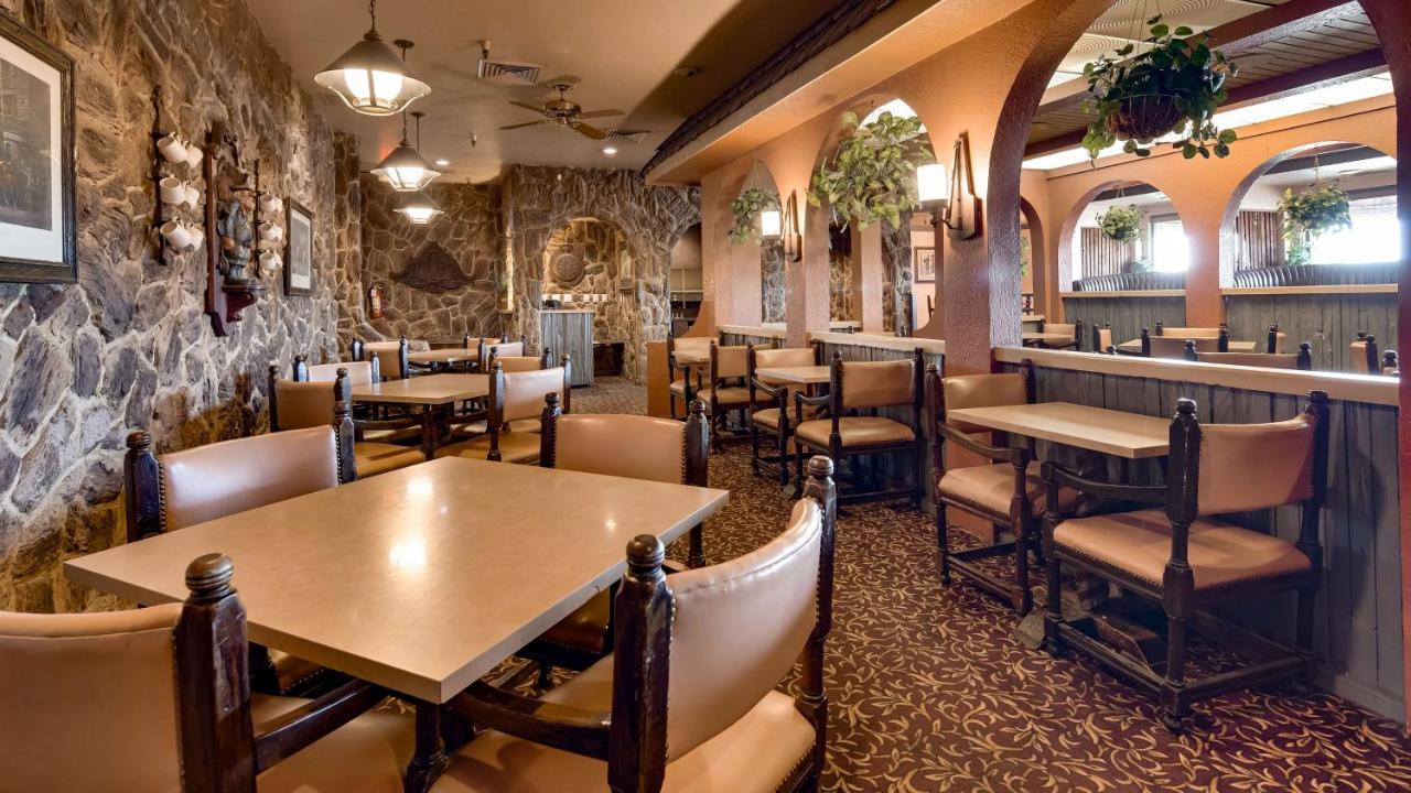 Inn Western Airport