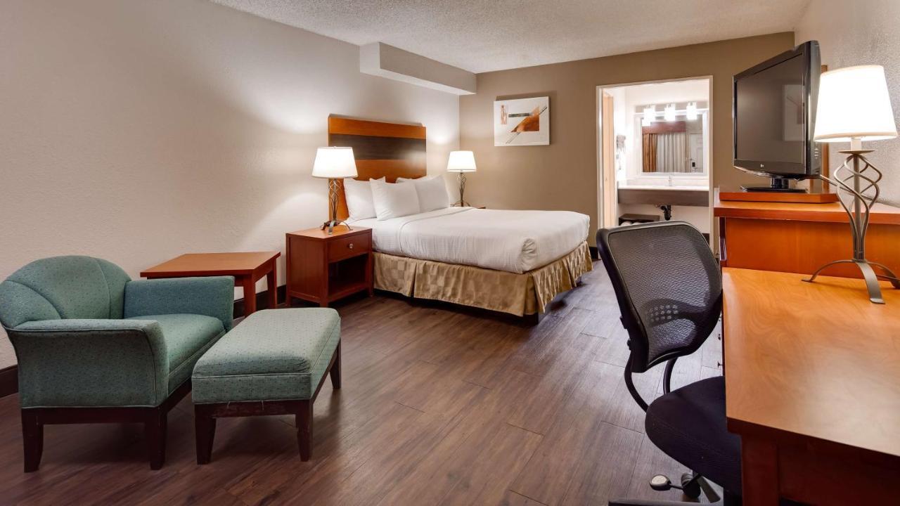 Western Airport Inn 3*