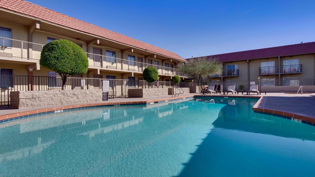 Inn Western Airport 3*
