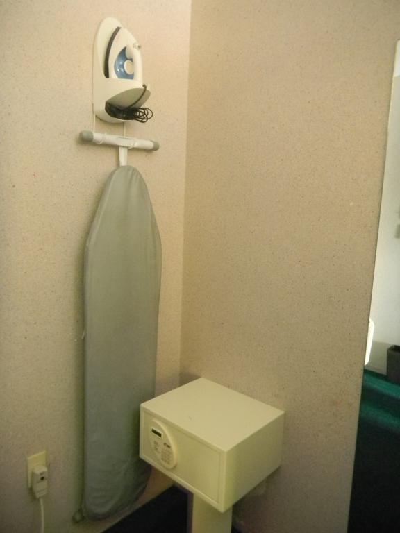 Hotel Howard Johnson By Wyndham Airport/downtown Area
