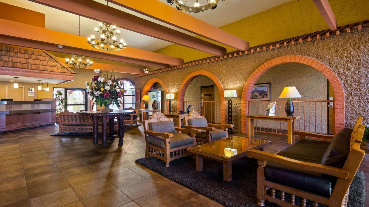 Inn Western Airport