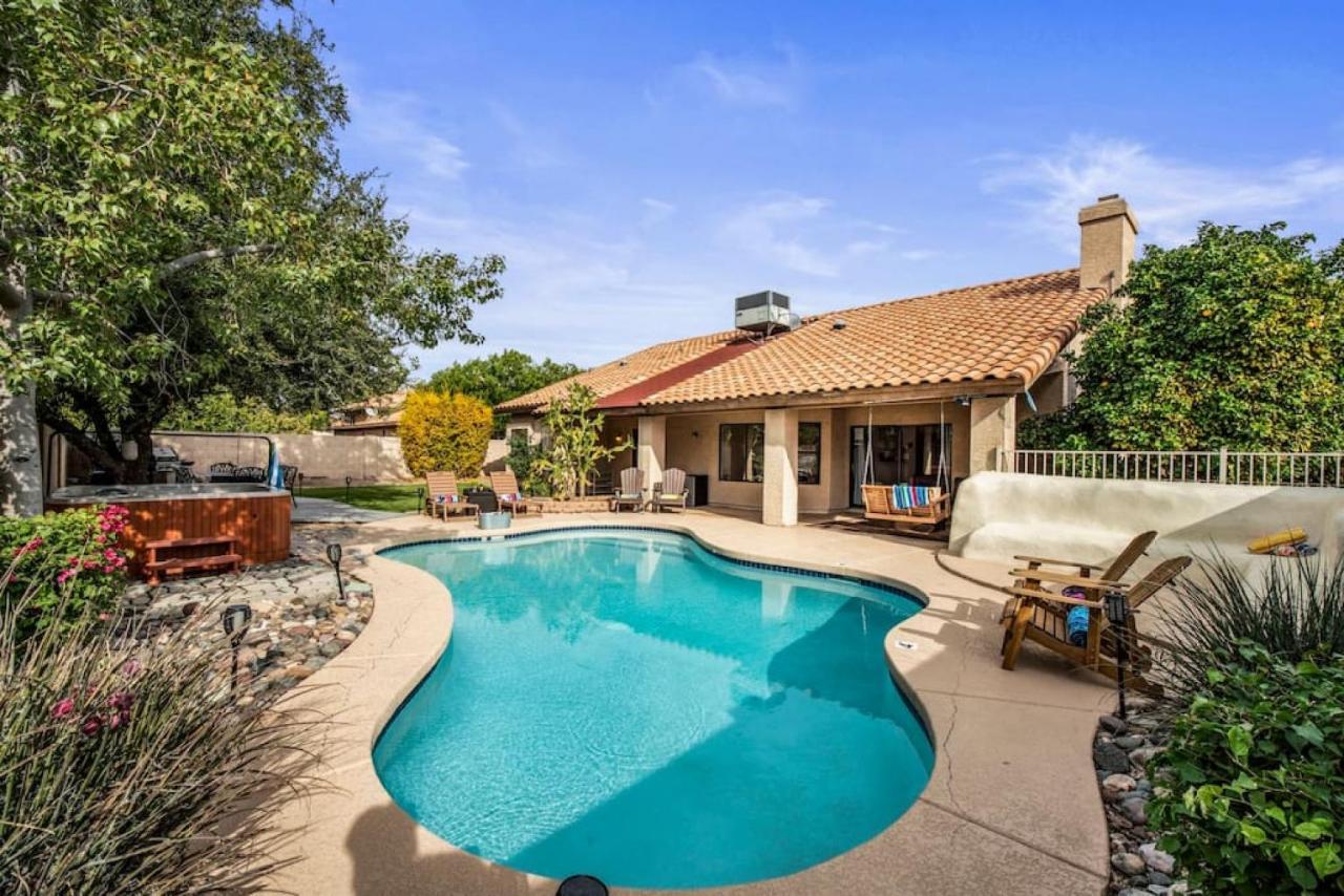 Beautiful Scottsdale Escape Heated Pool, Spa, & Putting Holiday home *