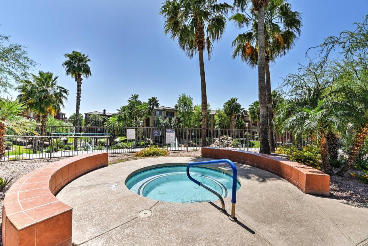 Red Rox With Patio About 3 Mi To Airport Phoenix