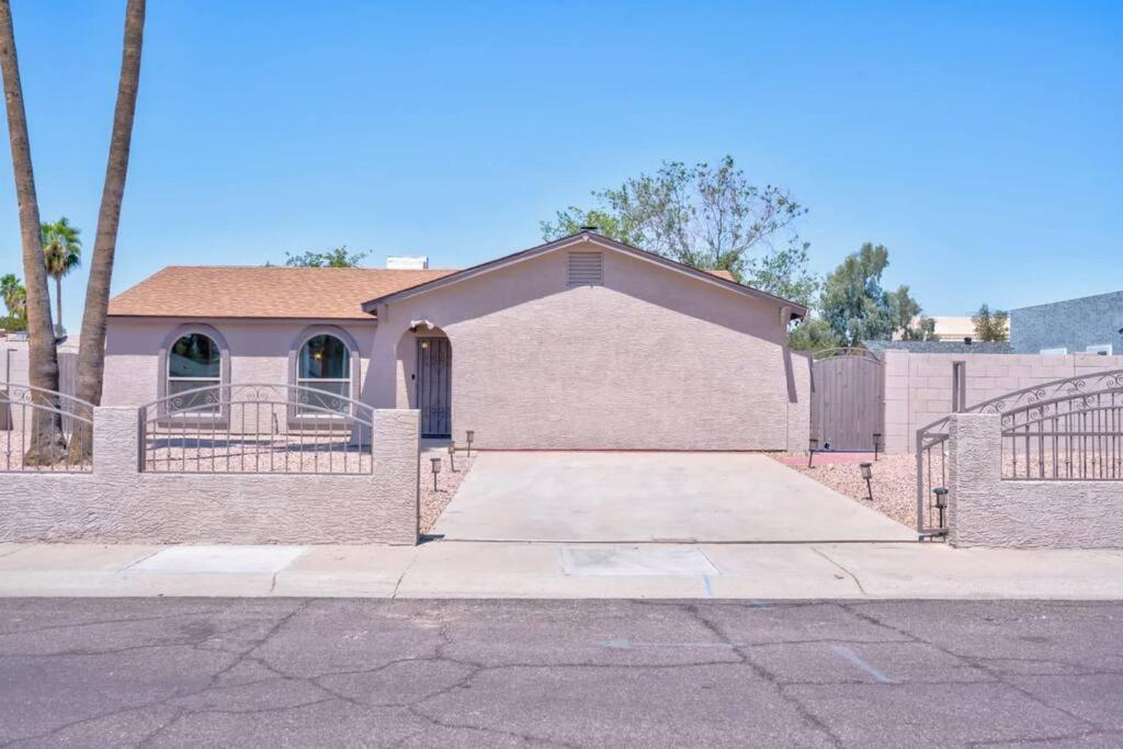 Fab Phx Getaway W/ Pool & Fire Pit Holiday home *