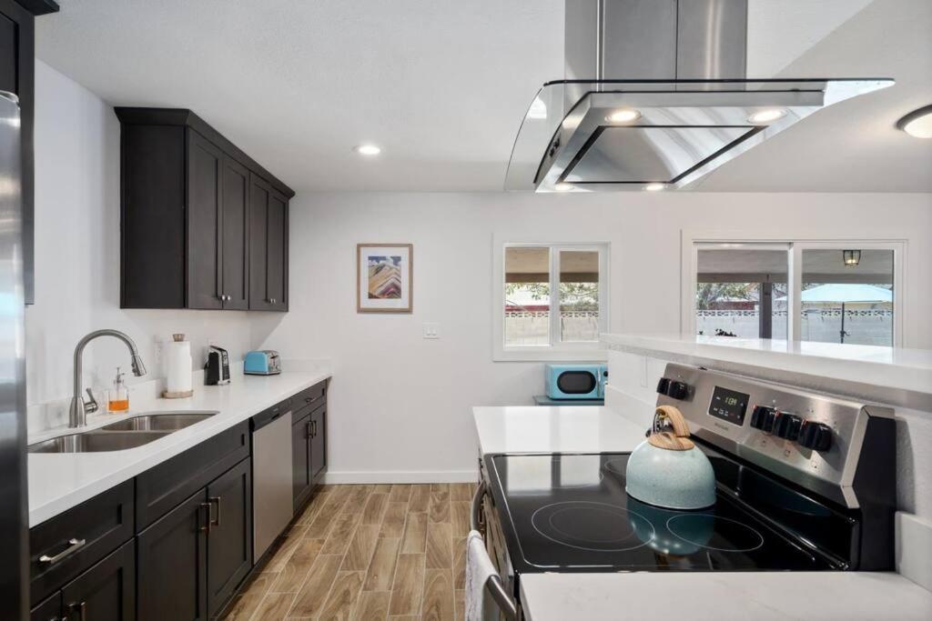 Fab Phx Getaway W/ Pool & Fire Pit Phoenix