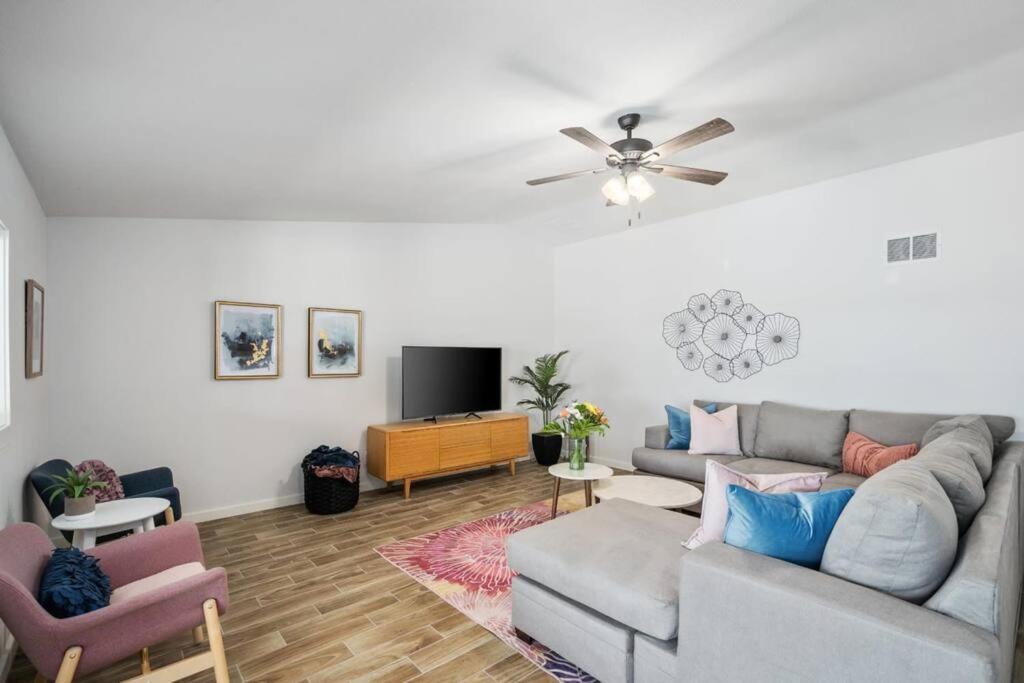 Fab Phx Getaway W/ Pool & Fire Pit Holiday home *