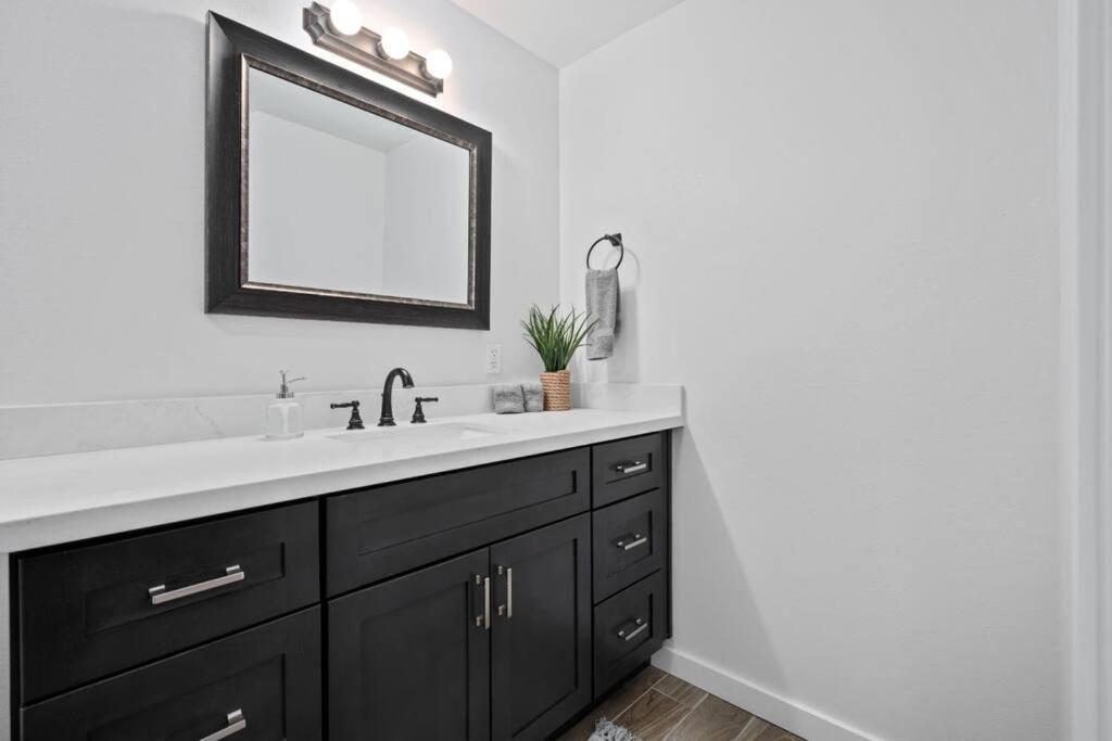 Fab Phx Getaway W/ Pool & Fire Pit Holiday home *
