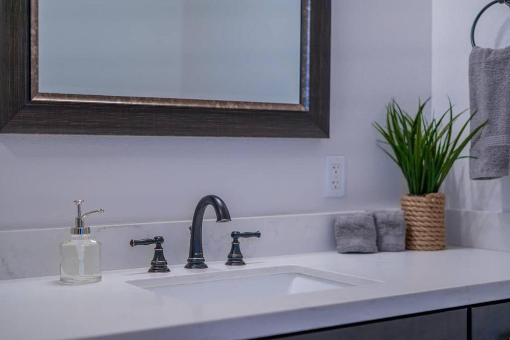 Holiday home Fab Phx Getaway W/ Pool & Fire Pit Phoenix