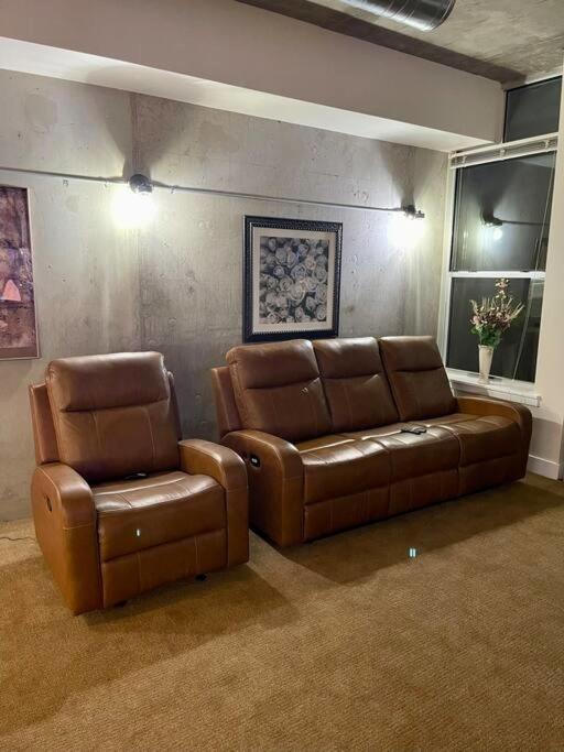 Loft Living Downtown At Its Best! Very Spacious Phoenix