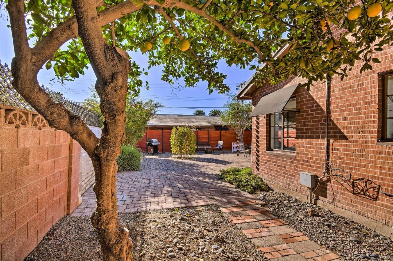 Holiday home Sun-lit Gem Backyard Entertainment Patio! *