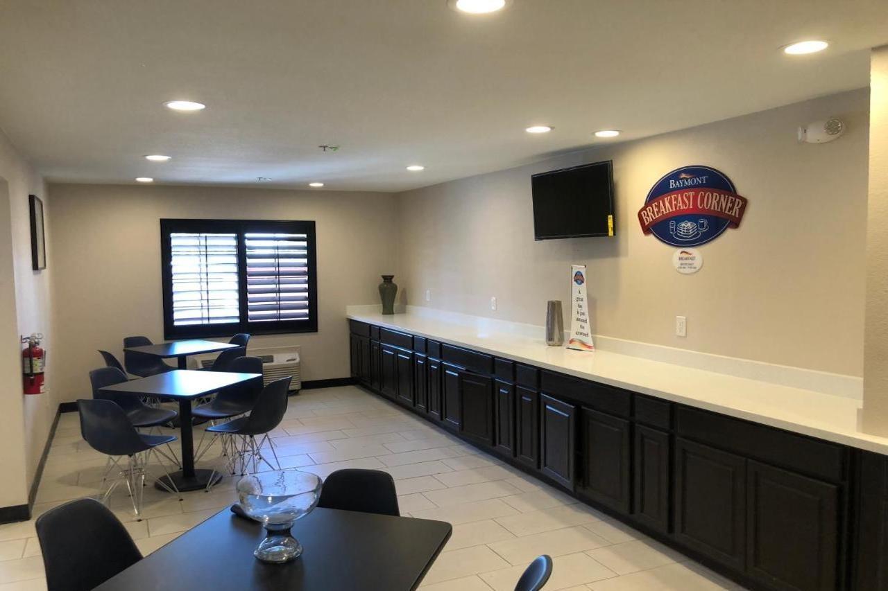 Baymont By Wyndham I-10 Near 51st Ave Hotel 2*