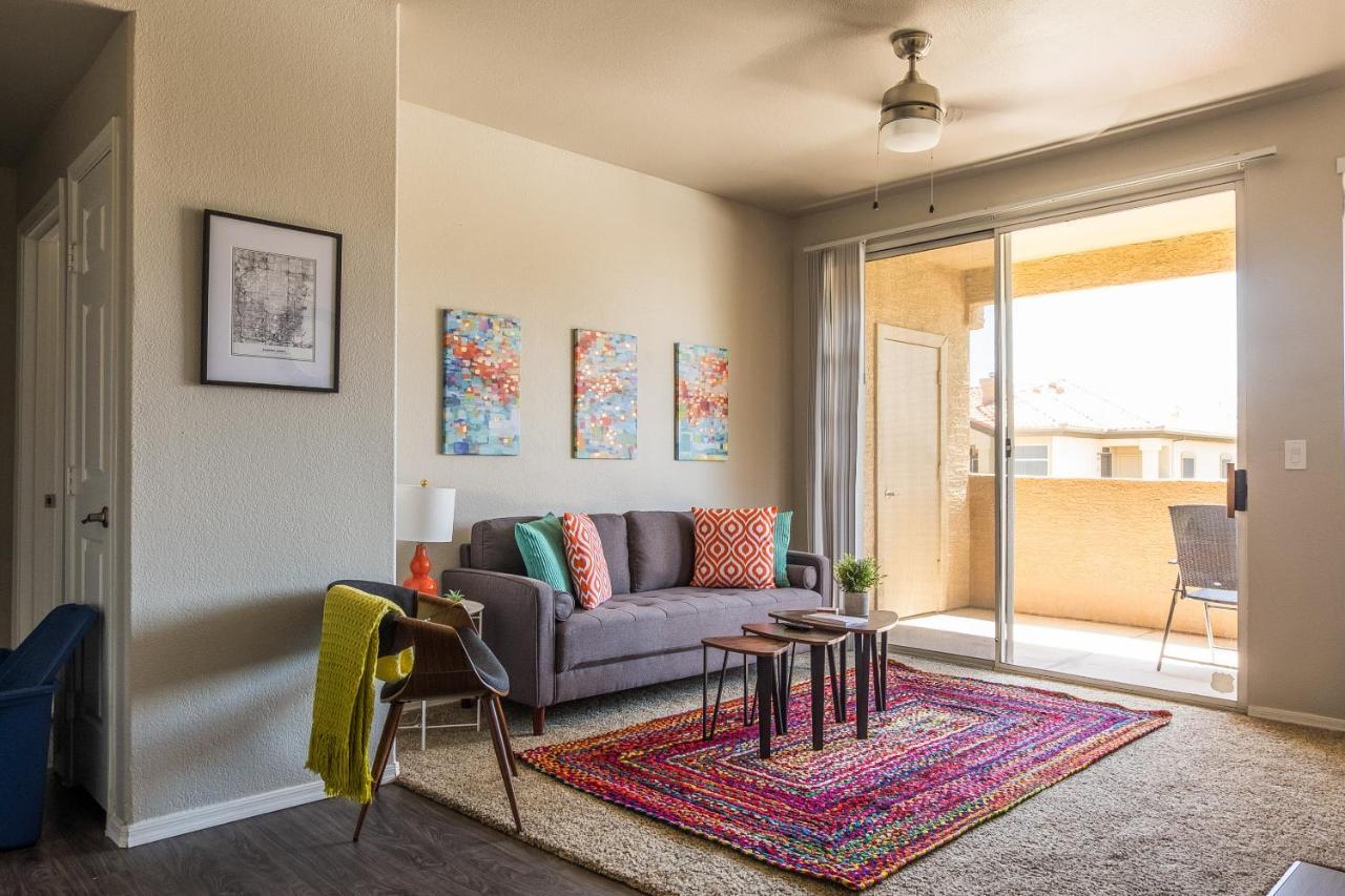 Frontdesk North Scottsdale Paradise Valley Apts *
