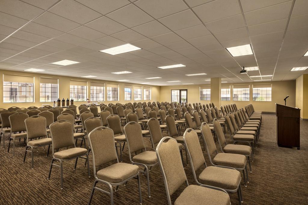 Hotel Greentree & Sky Harbor 3*