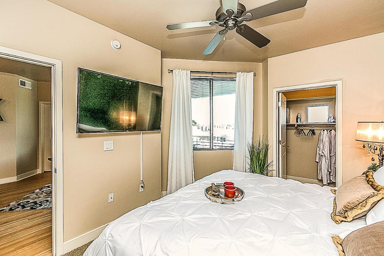 Shopping & Dining 1 Mile - 24 Hour Pool With Parking - 4036 * Phoenix