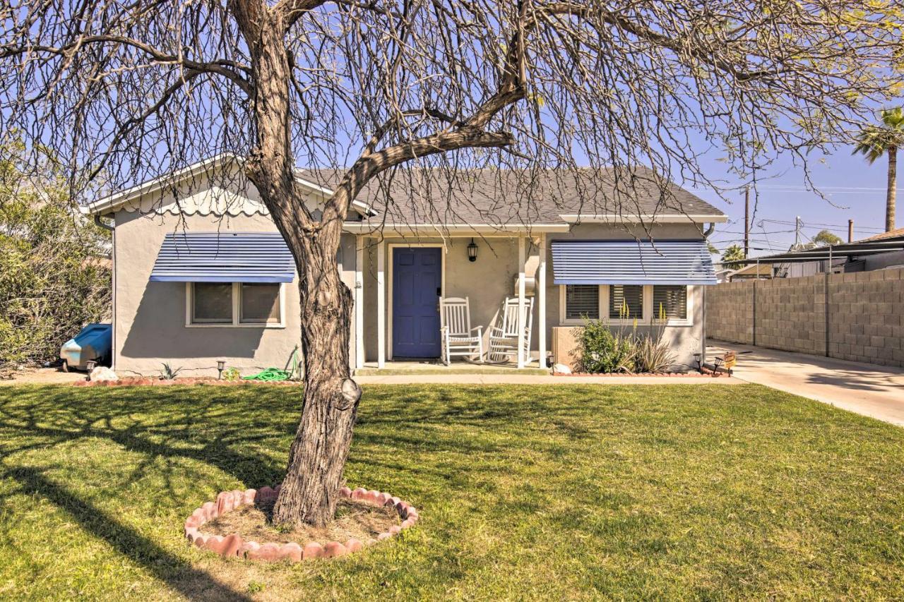 Holiday home With Private Yard! Phoenix