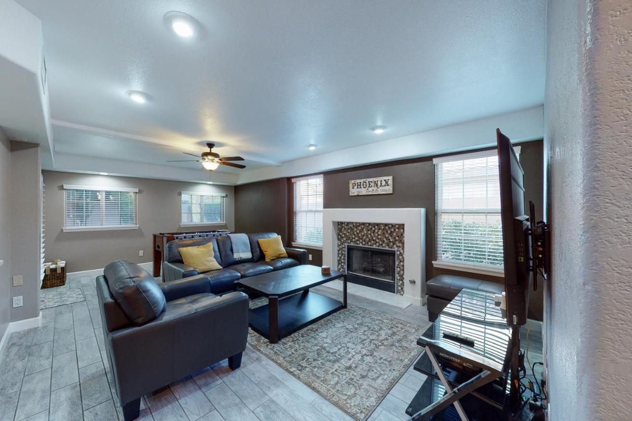 Luxe Lakewood * Phoenix