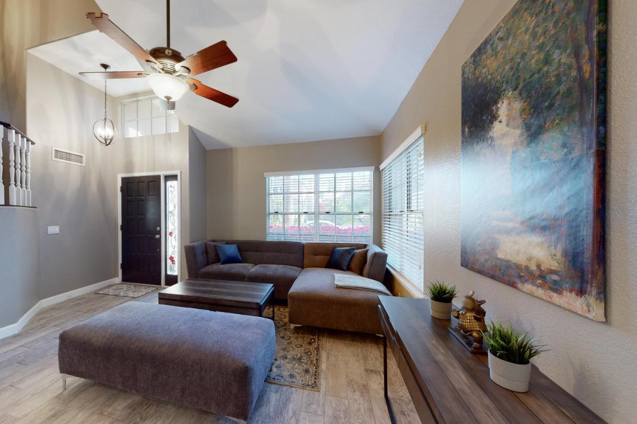 Luxe Lakewood *
