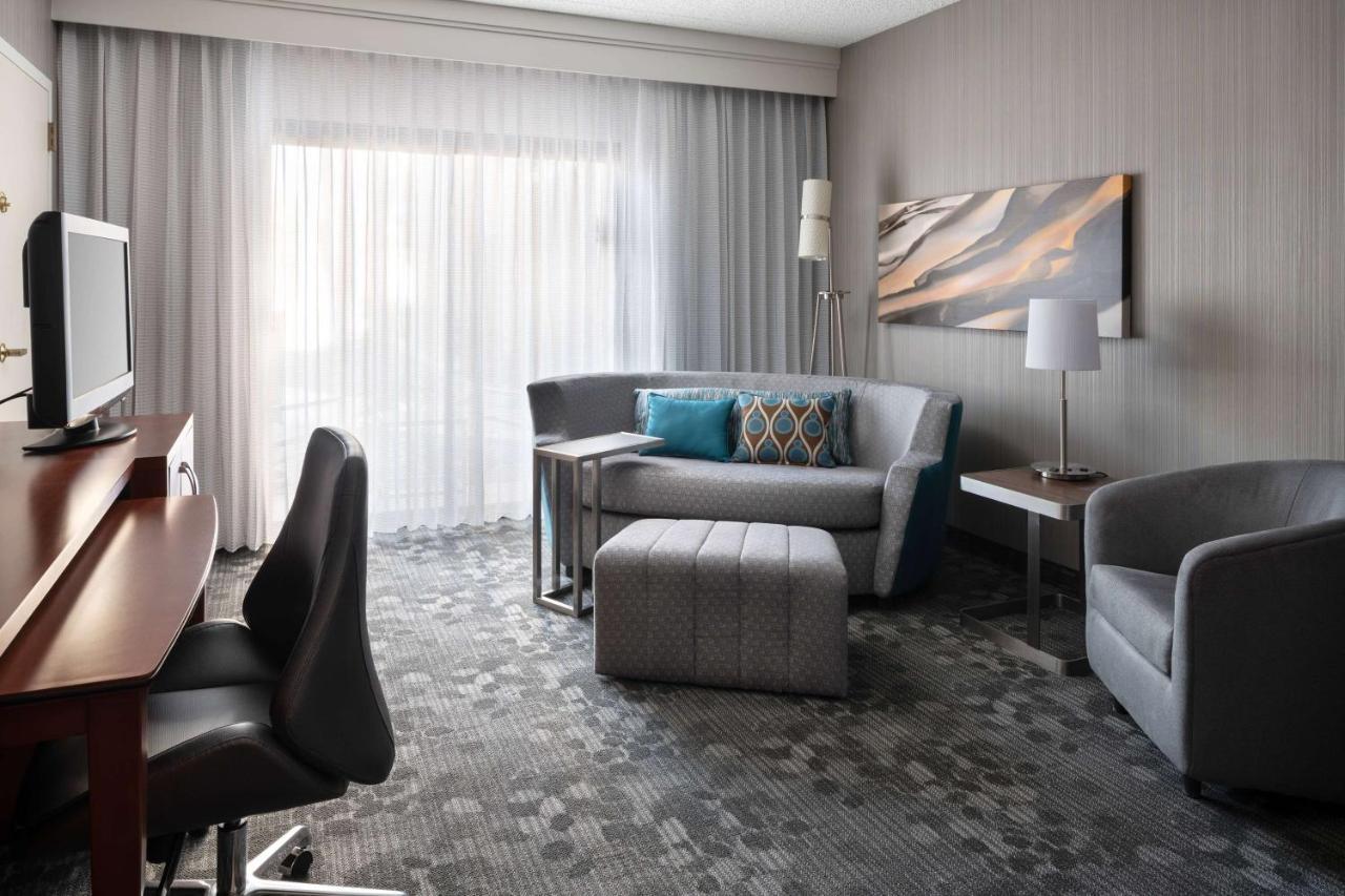 Sonesta Select Camelback Hotel Phoenix