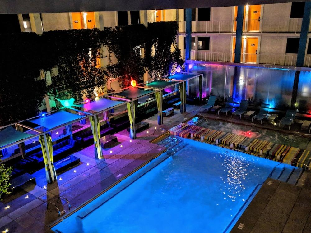 The Clarendon And (adults Only) 4* Phoenix