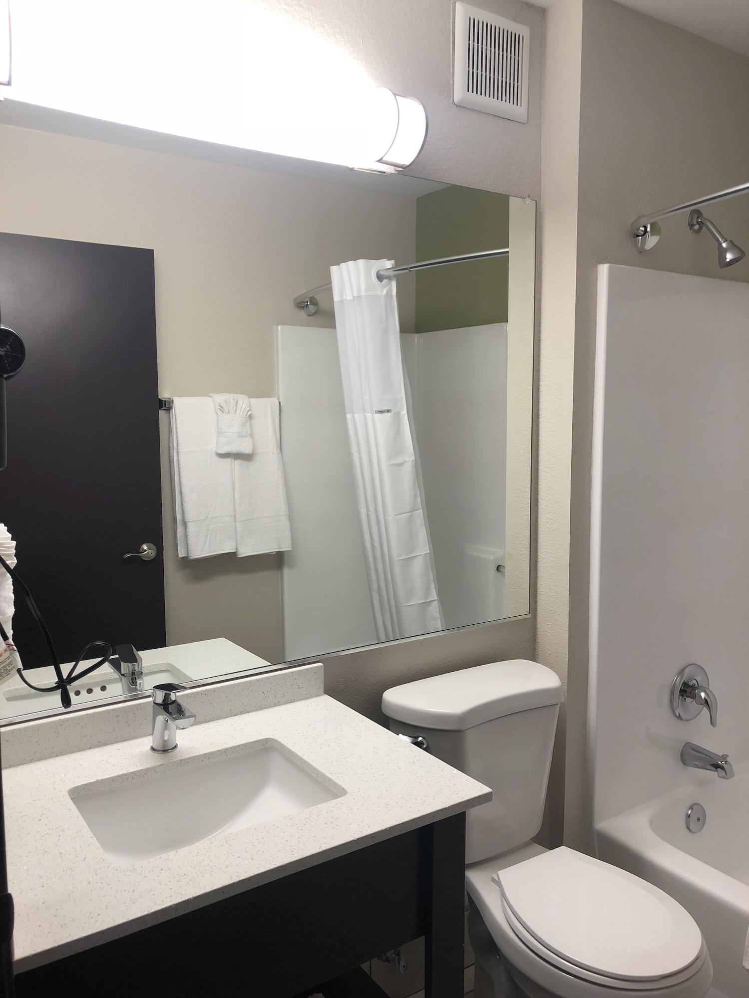 Hotel Baymont By Wyndham I-10 Near 51st Ave