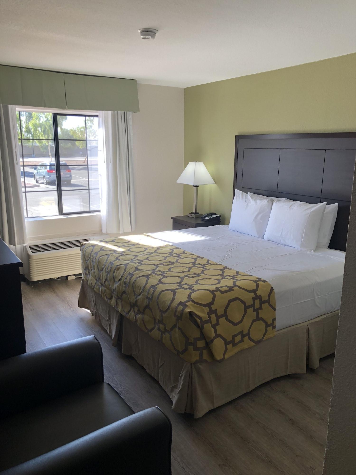 Hotel Baymont By Wyndham I-10 Near 51st Ave 2*