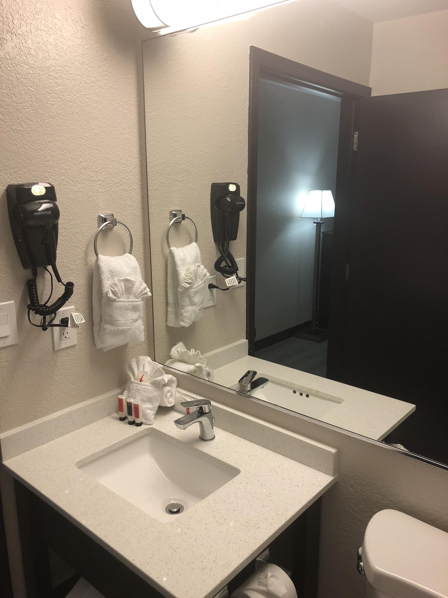 Baymont By Wyndham I-10 Near 51st Ave 2*
