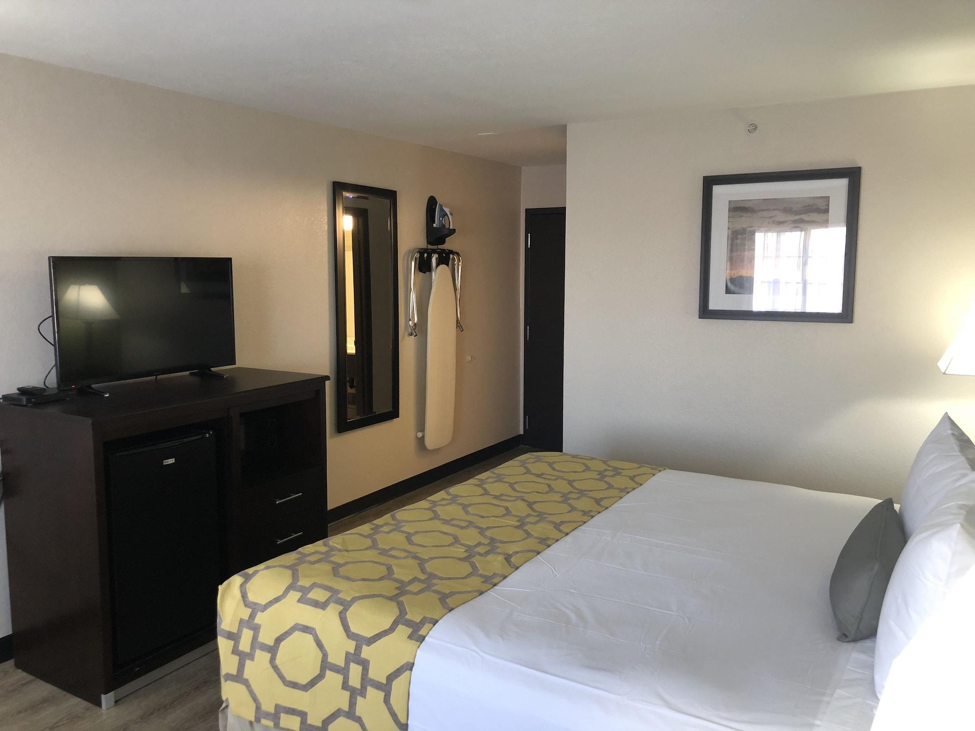 Hotel Baymont By Wyndham I-10 Near 51st Ave Phoenix