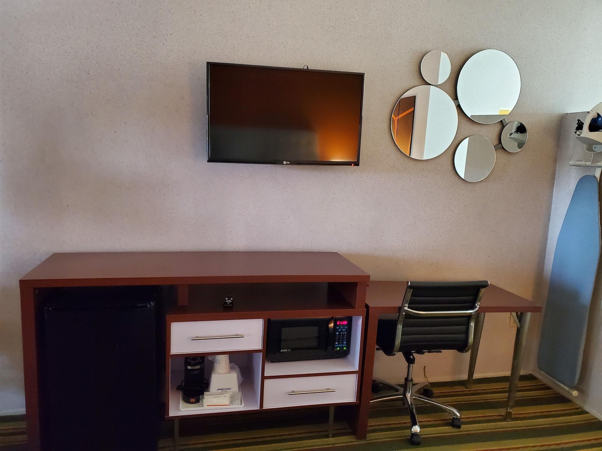 Hotel Howard Johnson By Wyndham Airport/downtown Area
