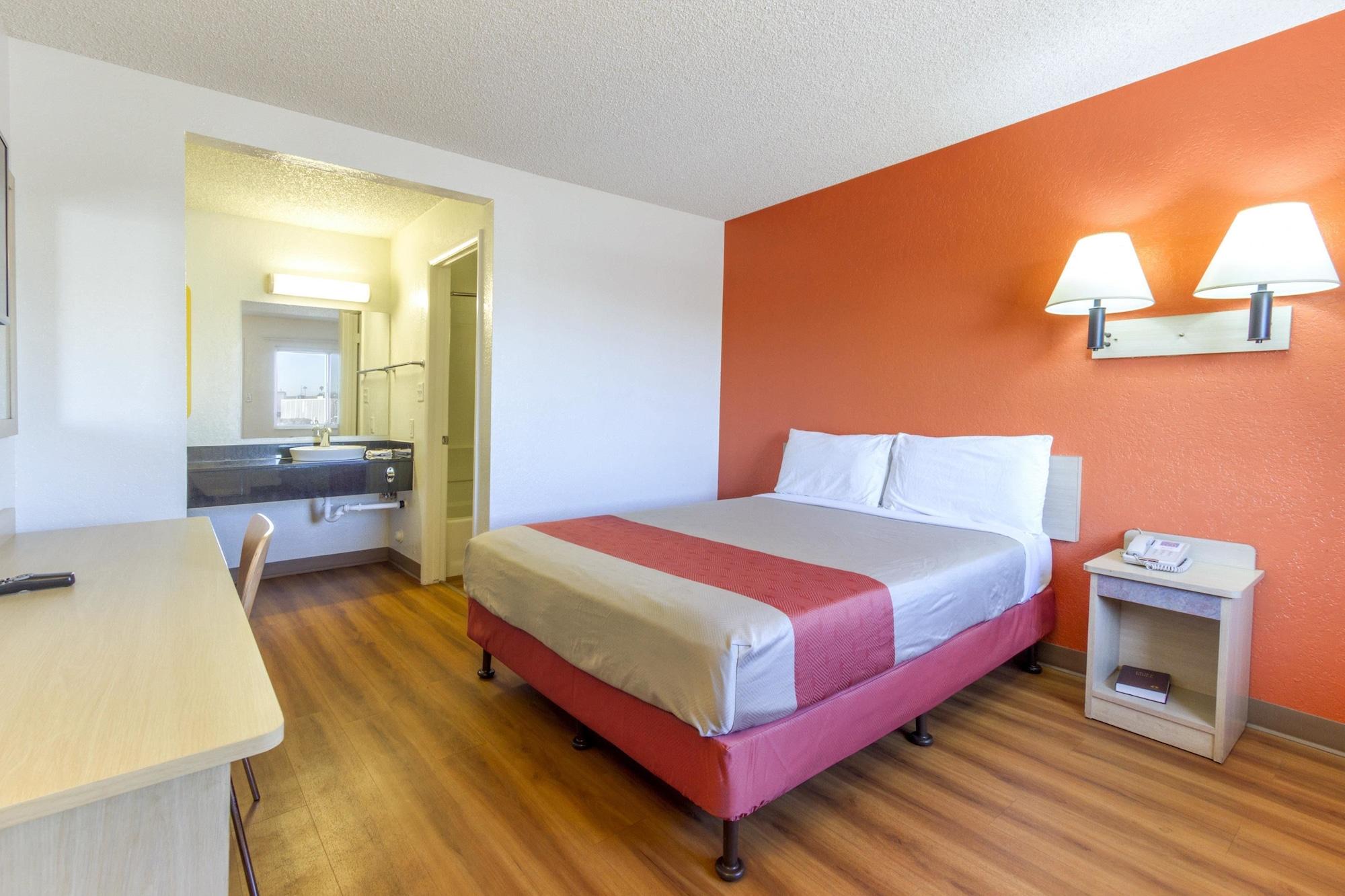 Hotel 6-phoenix, Az - Airport - 24th Street