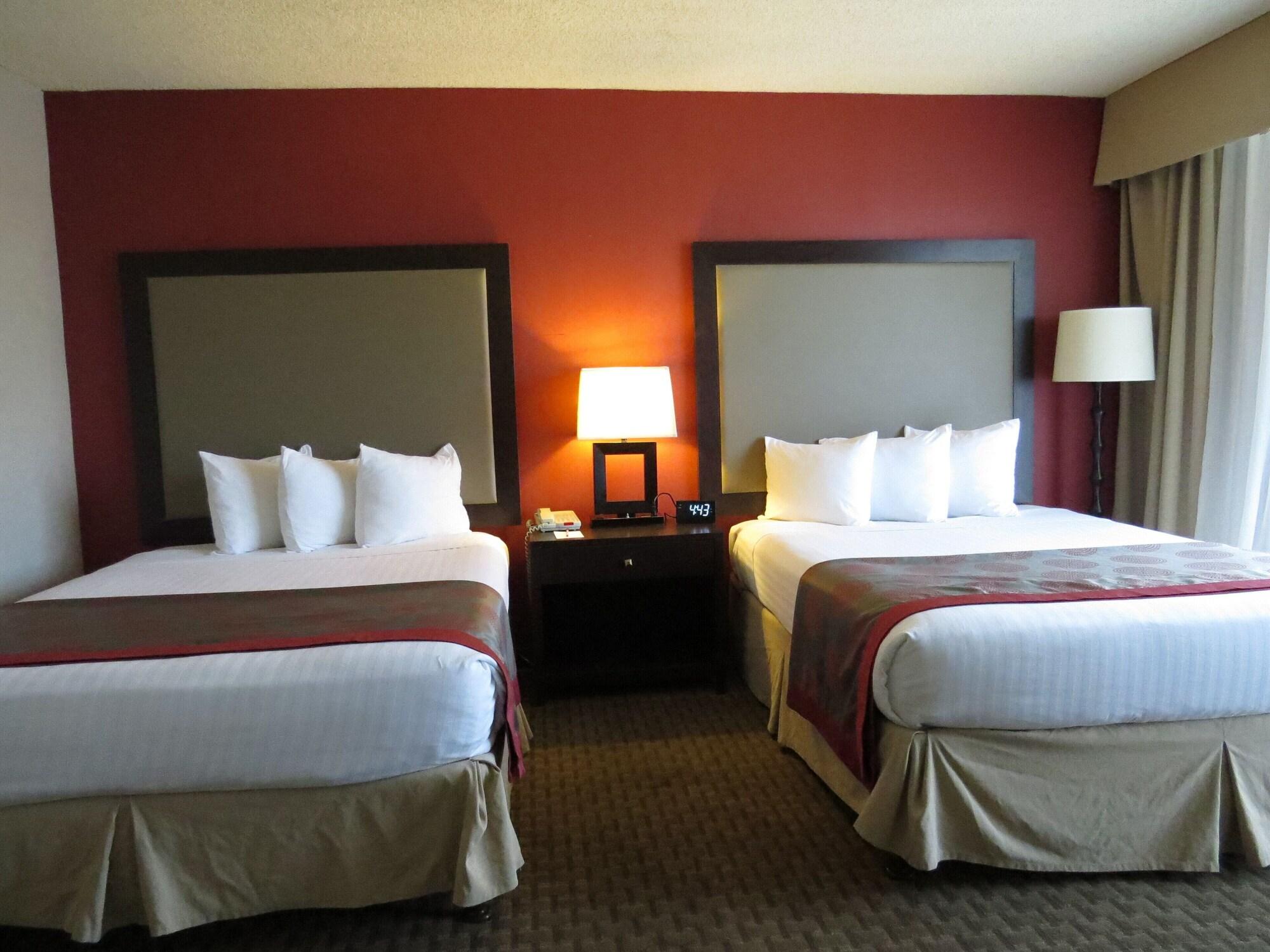 Express & - Midtown, An Ihg Hotel 3*