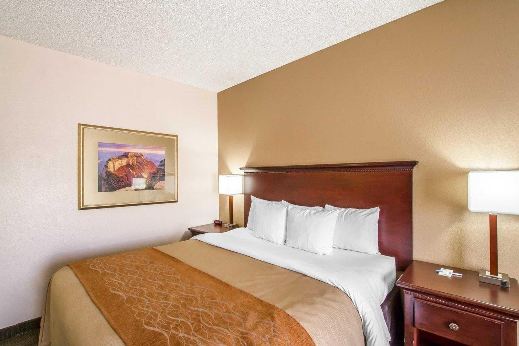 Comfort I-10 West At 51st Ave 3*