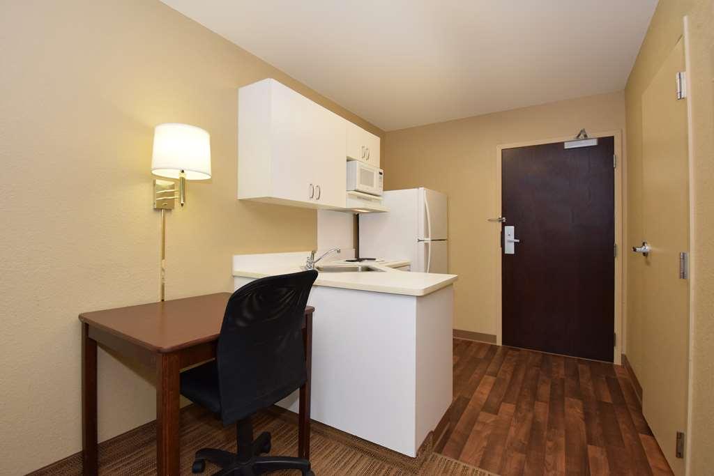 Extended America Select - - Deer Valley Hotel 2*