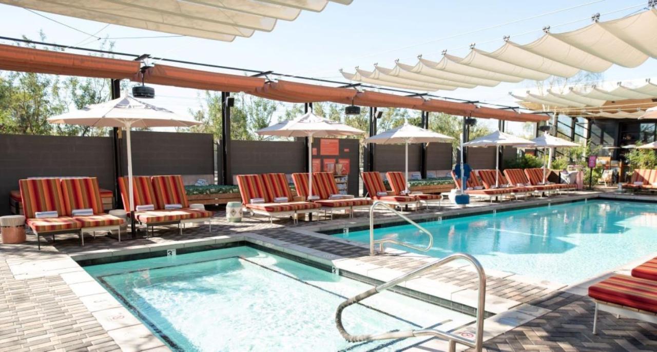Rise Uptown Hotel 4*