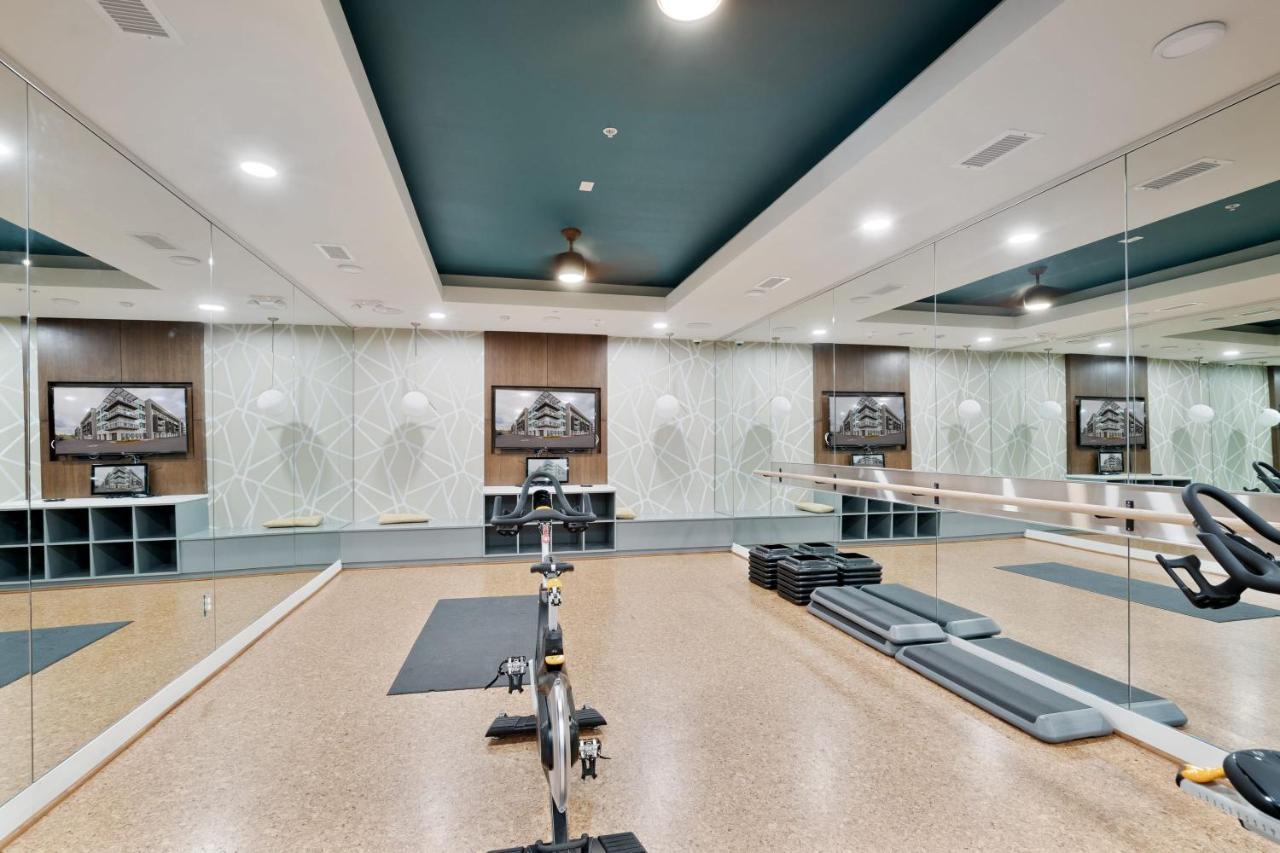 Stay Gia Modern 2 Bedroom Apartment With Swimming Pool Phoenix