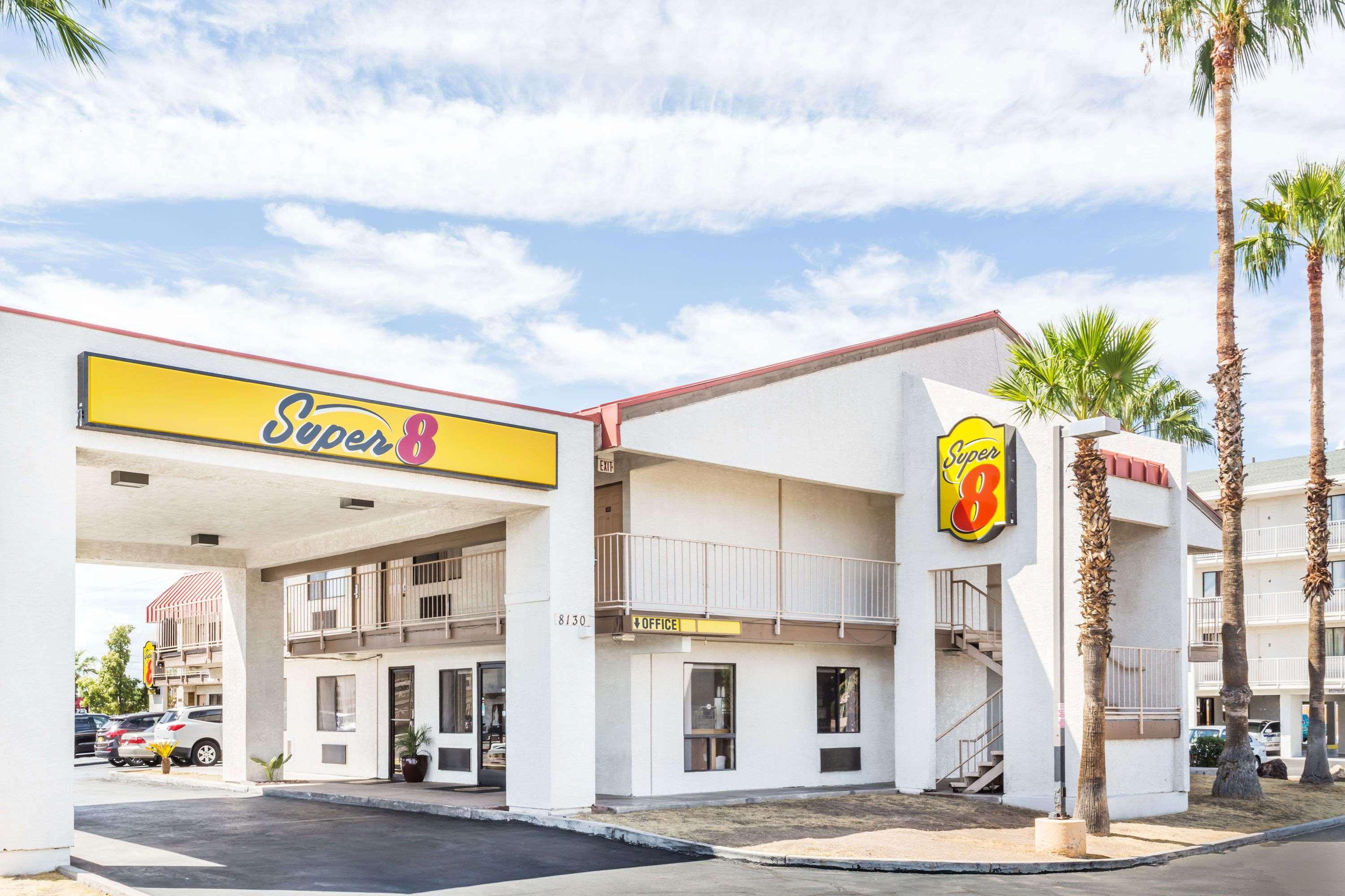 Hotel Super 8 By Wyndham Metro North