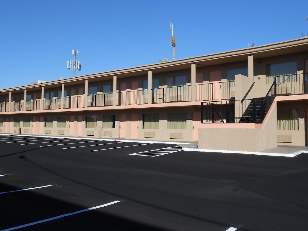 Rodeway North I-17 Hotel 2*