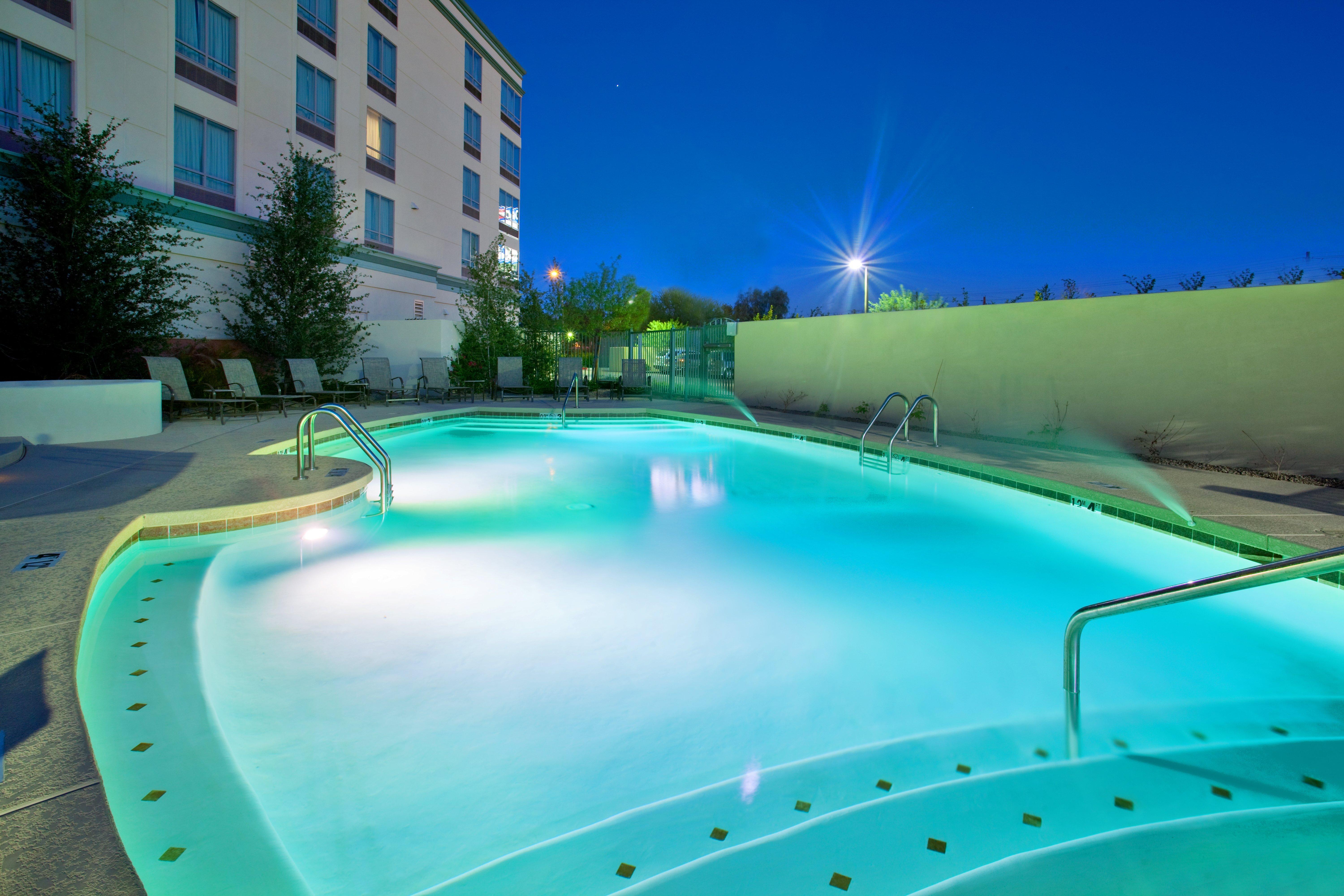 Hotel Holiday & Airport By Ihg 3*