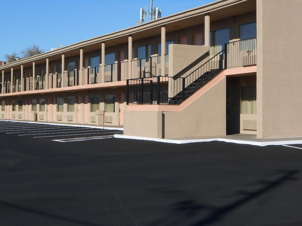 Rodeway North I-17 Hotel 2*