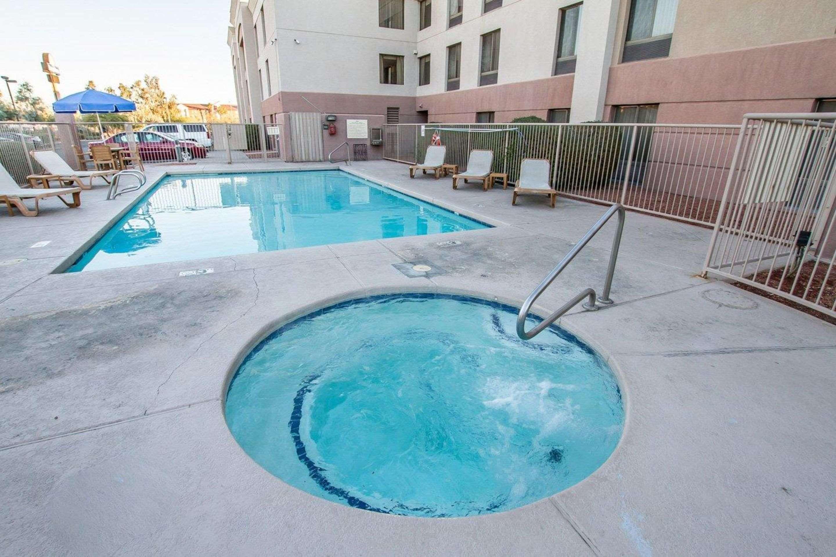 Comfort I-10 West At 51st Ave Inn 3*