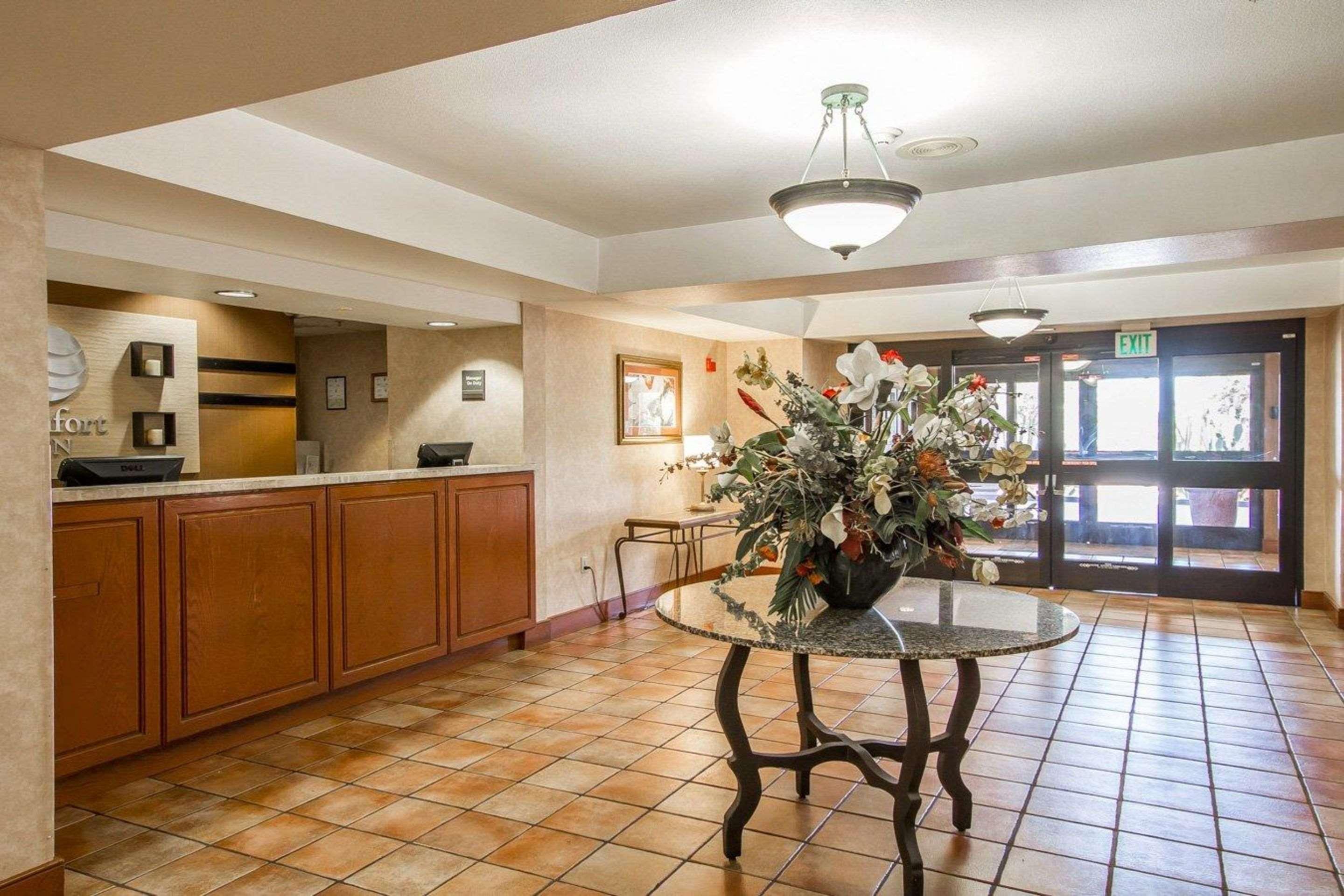 Inn Comfort I-10 West At 51st Ave 3*