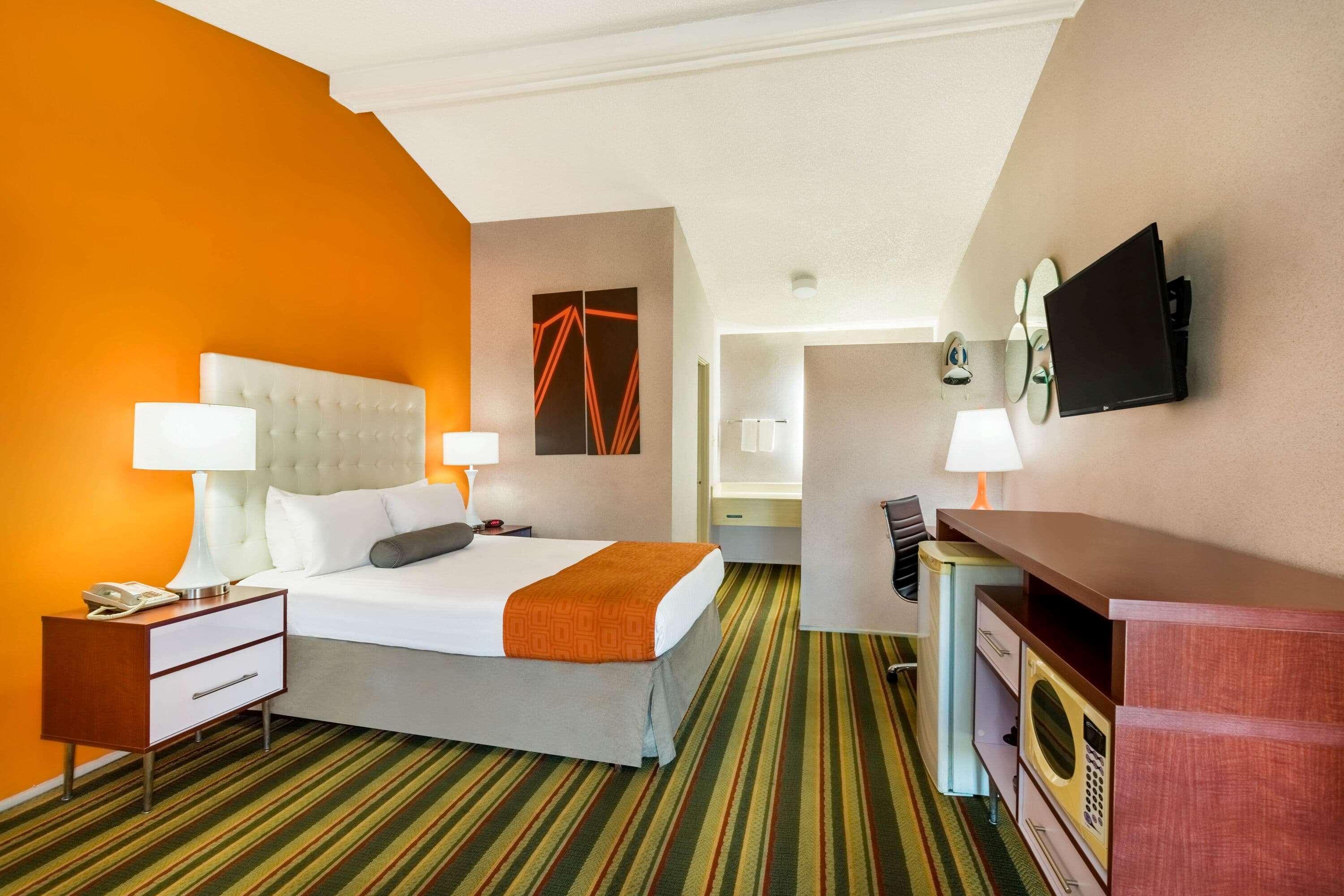 Howard Johnson By Wyndham Airport/downtown Area Hotel Phoenix